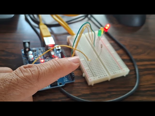 Efecto rebote con tres leds