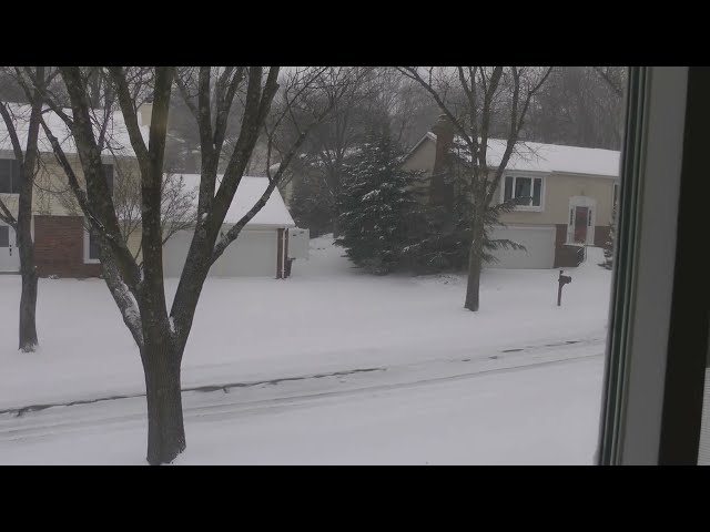 scenes from St. Louis, MO snowstorm on 2/3/22