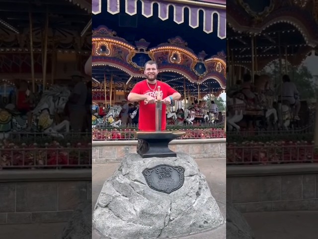 WHEN YOU PULL THE SWORD OUT THE STONE IN DISNEY WORLD FINALLY!
