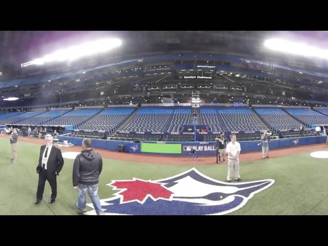 VR 360: Blue Jays take batting practice before Game 3