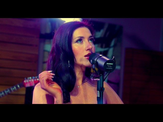 BETHY - Letting Go  (Live Performance @EBC London)