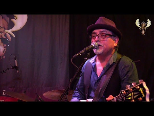 The Delgado Brothers - Something about my baby - Live at Bluesmoose Radio