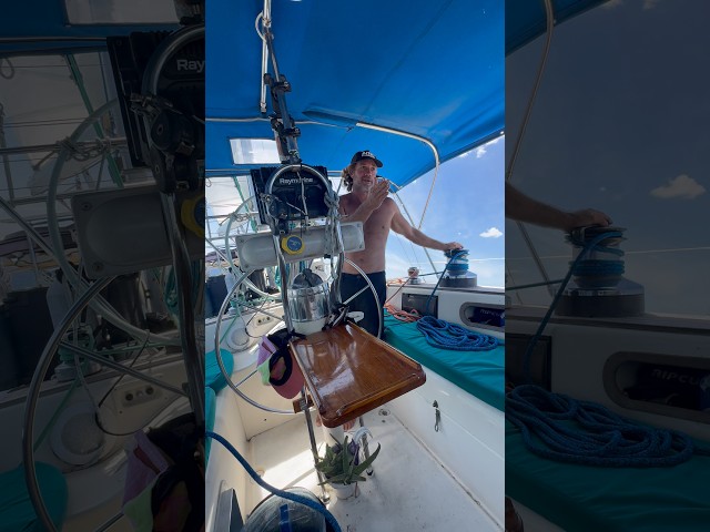 Selbststeuerndes Segelboot