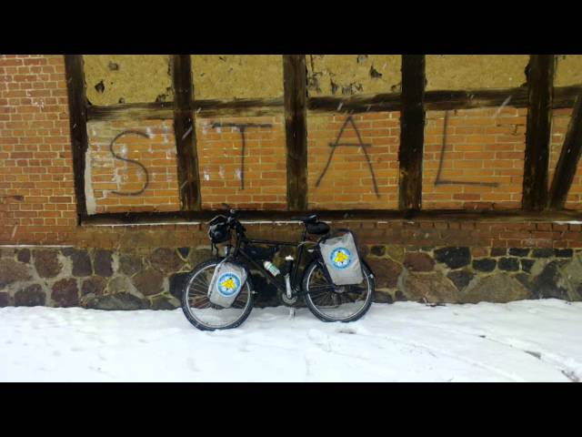 Stalowy rower w stalowym kontekście