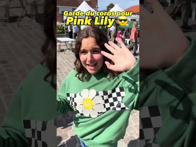 Pink Lily avec son Garde du Corps en Concert !  #pinklily