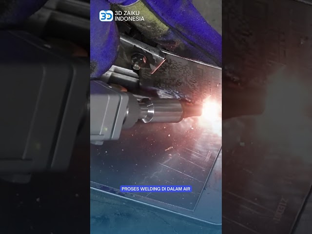 Proses Welding Plat Besi Di Dalam Air Dengan Mesin Fiber Laser Welding 3 In 1