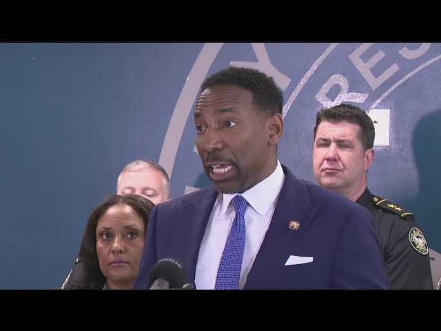 Atlanta mayor, police send strong message to parents after wake of crime across the city