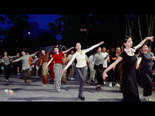 2024 Happy Tibetan dance "Lomba Qiongqiong" 🌹