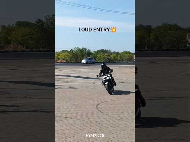 Triumph Street Triple 765 Entry with Brutal Downshifts 🔥💨#triumph765#triumph#superbike