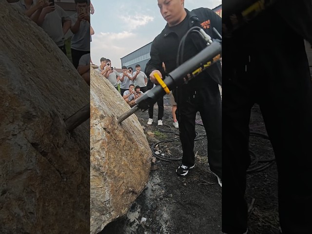 Rock Breaker 🪨 New Tool 🔧 #cage #automobile #hitachizaxisbelahjalan #drillingtools #constructionequi