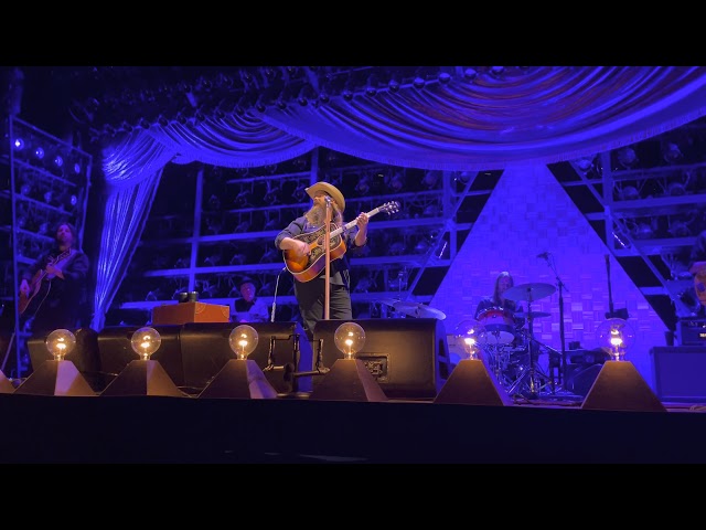 Chris Stapleton - Starting Over (Live)