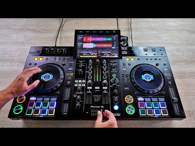 Pro DJ Does Insane Mix on $2,000 XDJ-RX3!!