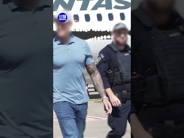 Roberts-Smith's arrest captured in new video | 9 News Australia