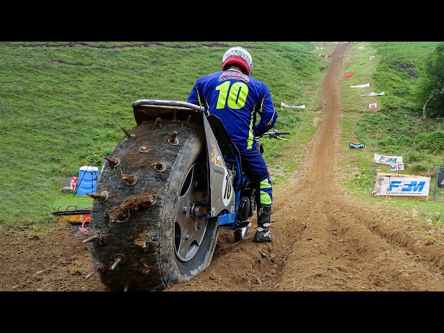 Unmöglicher Aufstieg: Arette | Umgerüstete Monster Bikes | Hillclimbing