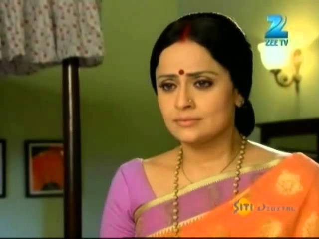 Shail fails to convince Dayal to allow Rachna to play hockey