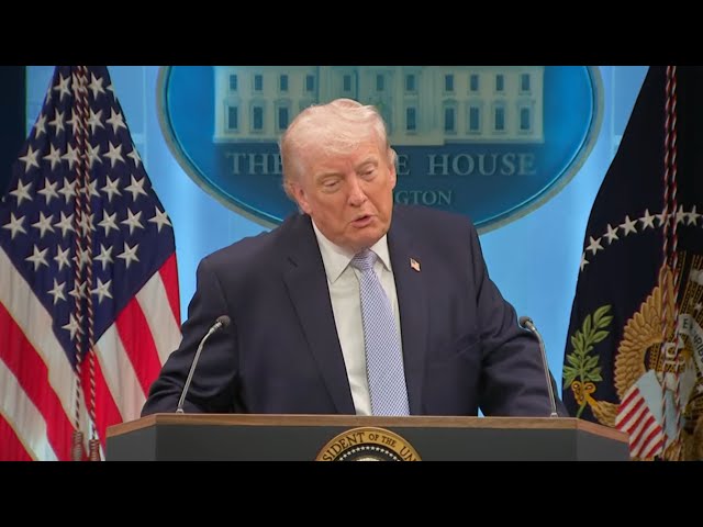 الخطاب الأكثر كوميديا ..ترامب يحتفل بانتصار عودة الطيار ، البحث عن الخائن ، سرقة النفط وتدمير إيران 