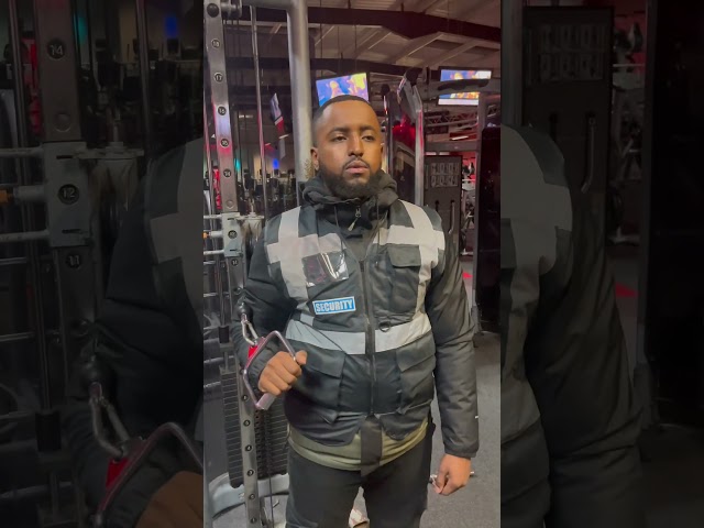 SEND THIS TO YOUR SECURITY FRIEND 😂 #abdchin #workout #comedy #skit