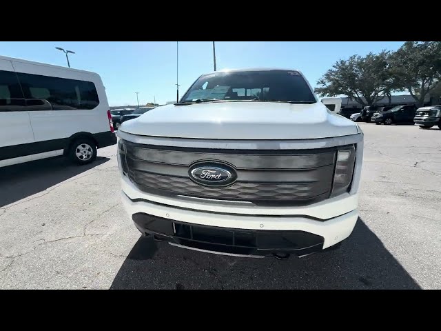 2022 Ford F-150 Lightning Lariat EV SuperCrew 4X4 White