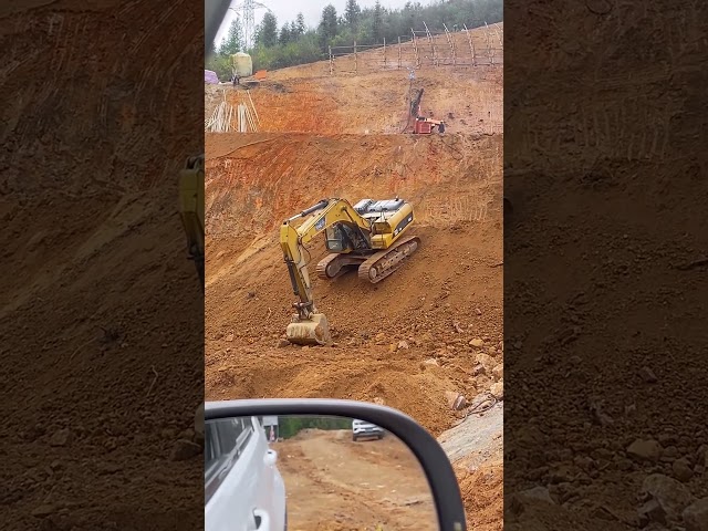 Excavator slope operation process- Good tools and machinery make work easy