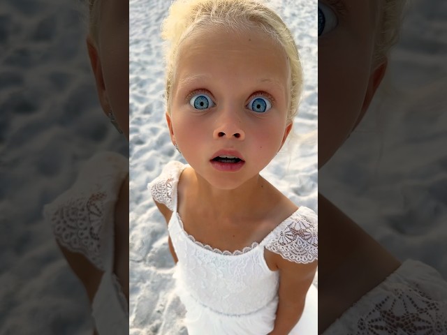 And I'm walking, walking on the moon) VIRAL VIDEO #viralvideo #dance #trending #eseniiamikheeva #...