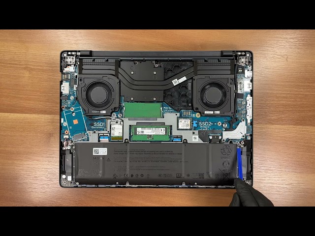 🛠️ So öffnen Sie das Dell Pro Max 16 (MC16250) – Demontage- und Aufrüstungsoptionen