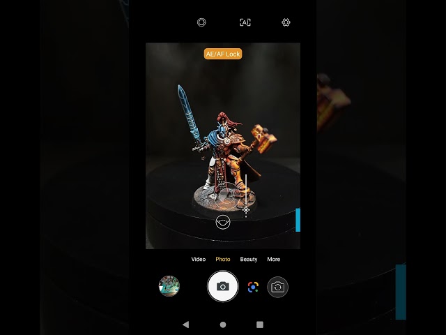 How to take good pictures of minis with your phone