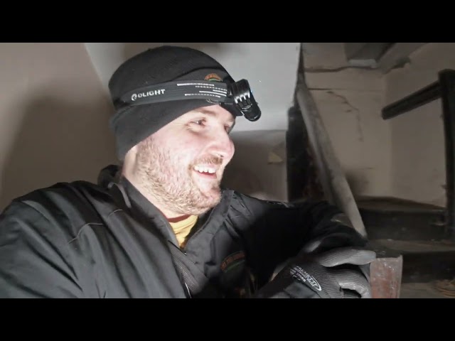 COLLAPSING FARM HEREFORD