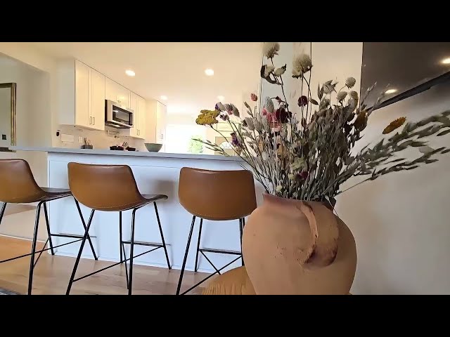 29168 Meadowlark St, Livonia, MI 48154