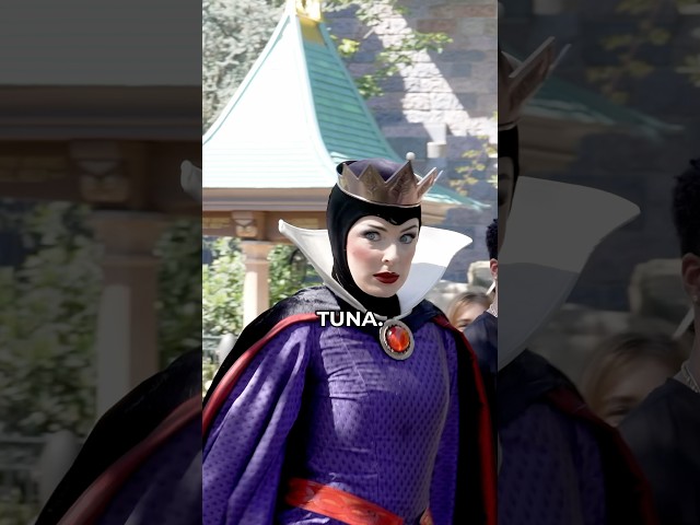 Viral Evil Queen ROASTS Ariel at Disneyland! 🏰✨  #disneyland #ariel #evilqueen