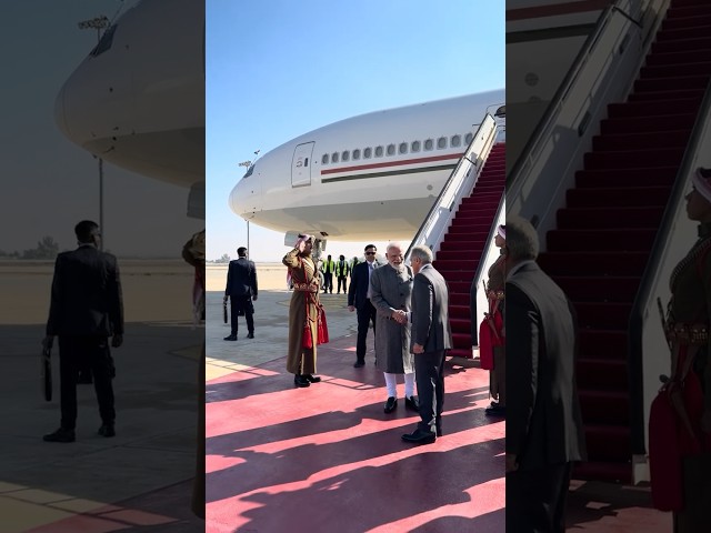 PM Jafar Abbas of Jordan warmly receives PM Narendra Modi at Amman airport