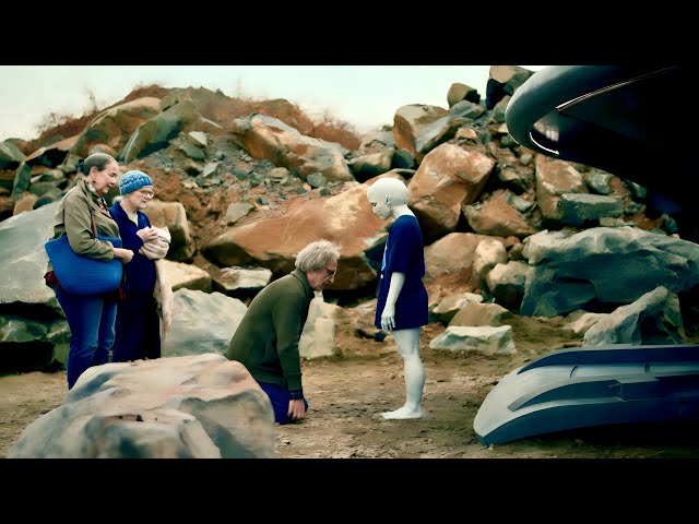 An Old Man, an Alien, and the Secret That Shocked the Entire Town