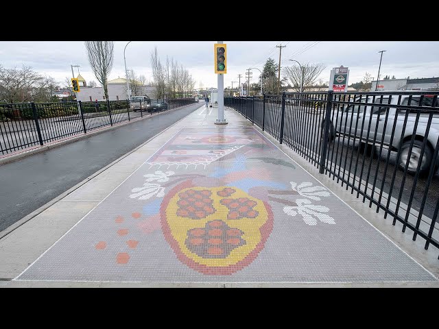 R6 public art: Median Dari mosaic by Keerat Kaur