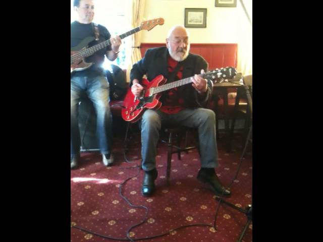 the quik berts apple crumble ft. bruce roberts and roger pope