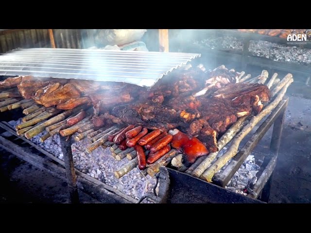 Street Food in Jamaica: Jerk Chicken in Montego Bay