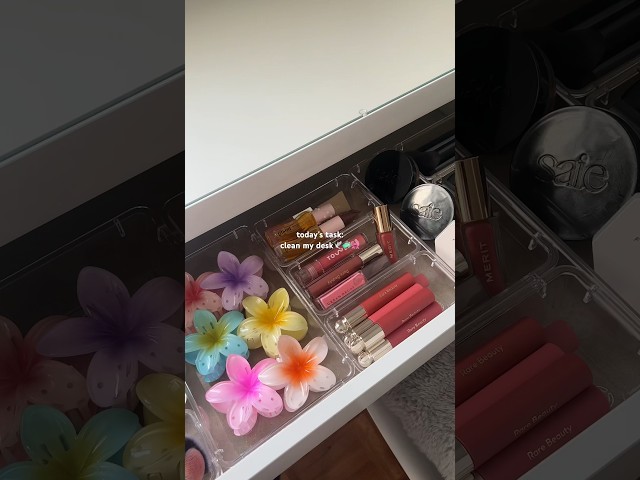 organize & clean my desk with me🤍 #cleaningroutine #cleaning #cleanwithme #organization #vanity