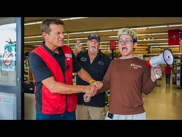 Screaming in Stores Prank! 