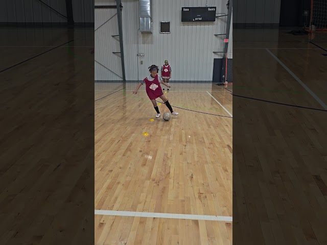 How Developing Each Foot Massively Improves Soccer Touches On A Futsal Court