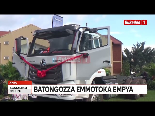 Agataliikonfuufu Aba Kampuni ya Double Q batongozza emmotoka empya ekozesebwa kukutambuza by'amaguzi