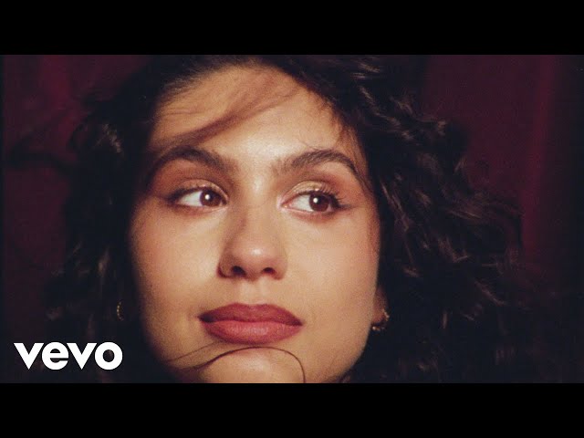 Alessia Cara - Slow Motion (Lyric Video)
