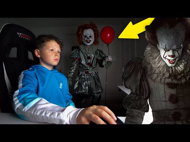 "IT" CREEPY CLOWN PRANK ON LITTLE BROTHER!