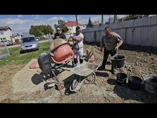 Betonovanie v chodbe .