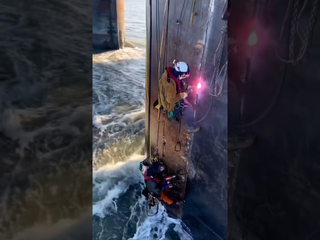 What it’s like to work on a oil rig 🤯 #ocean