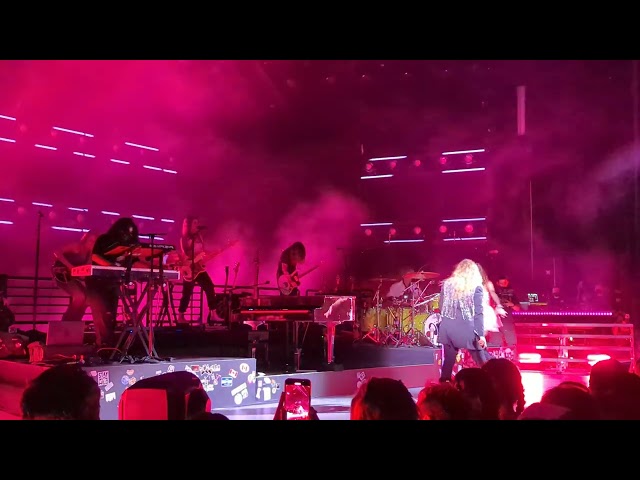 Olivia Rodrigo + Alanis Morissette - You Oughta Know (5-24-22) at The Greek