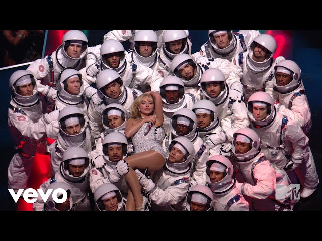 Sabrina Carpenter - Please Please Please / Taste / Espresso (Live von den MTV VMAs 2024)