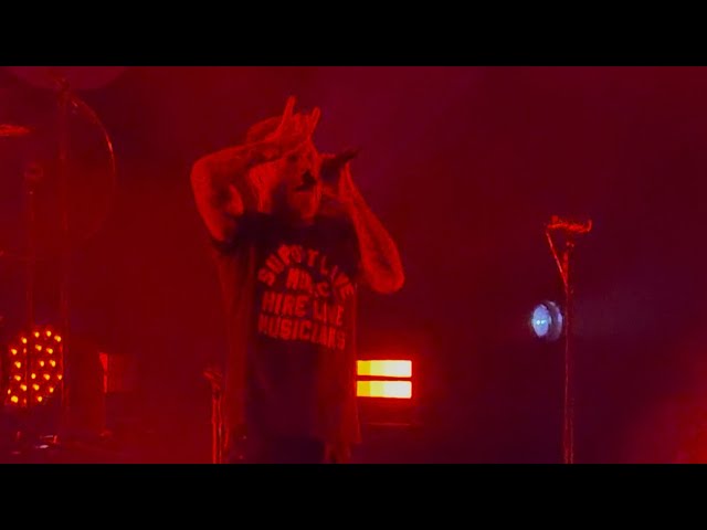 ARCHITECTS - Seeing Red | live in Berlin [CORE COMMUNITY ON TOUR]