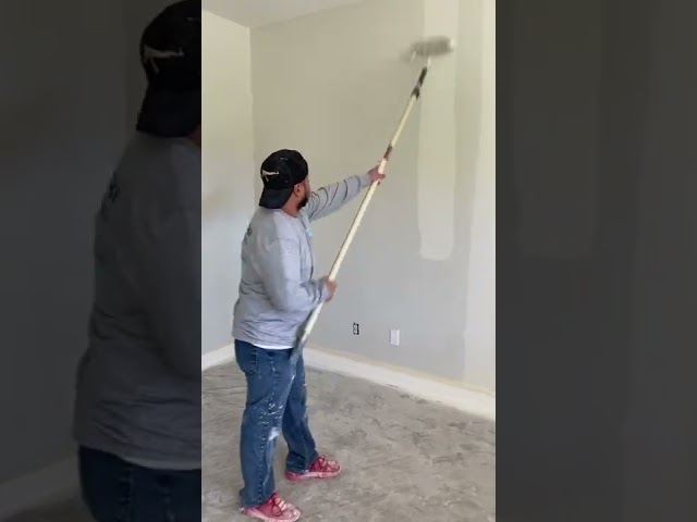 Tips on How to Roll Paint on Interior Walls