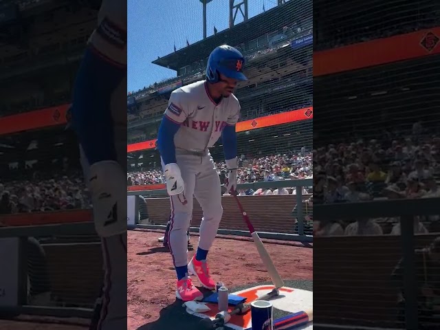 Get ready for today's game with Francisco Lindor 👀