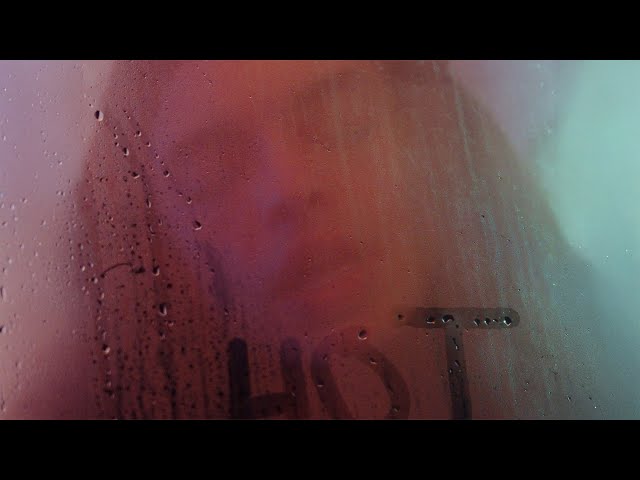 E! - HOT (Official Video)