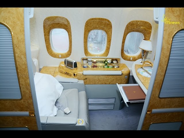 Boeing 777-300ER. Emirates. Lotnisko Chopina Warszawa. Warsaw Chopin Airport.