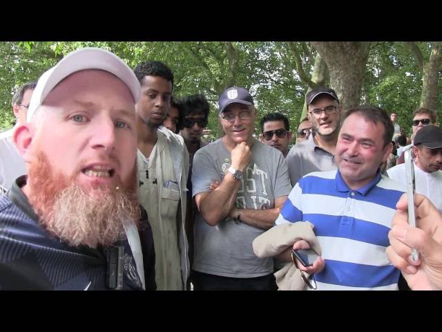 speakers corner - "Show me how Jesus prayed?" Christian/Muslim debate